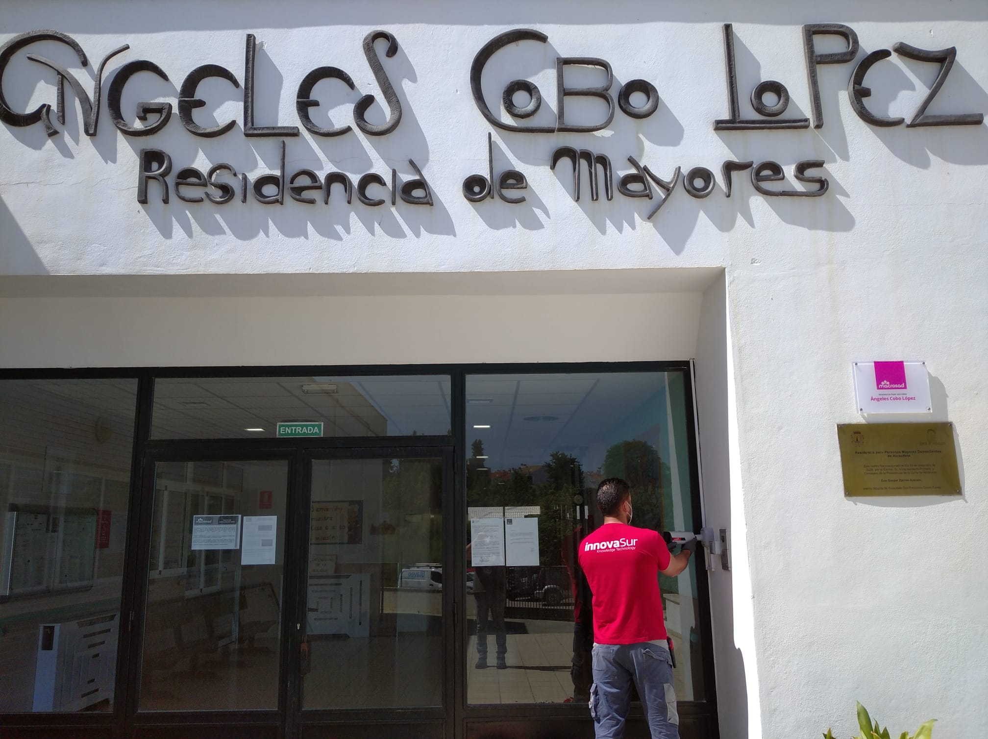 Lectores-faciales-y-termográficos-para-acceder-a-la-residencia-de-personas-mayores-de-Macrosad